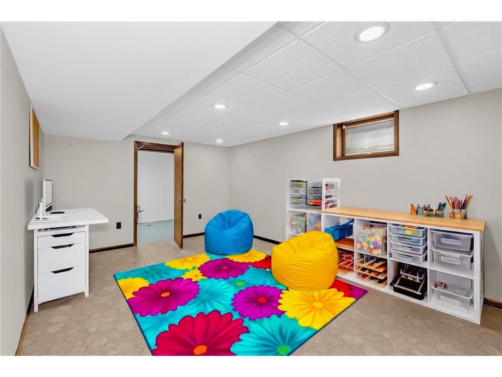 2705 Larch Lane N Plymouth MN 55441 7038363 image23