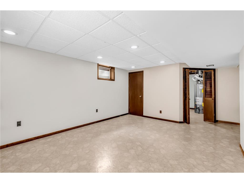 2705 Larch Lane N Plymouth MN 55441 7038363 image25