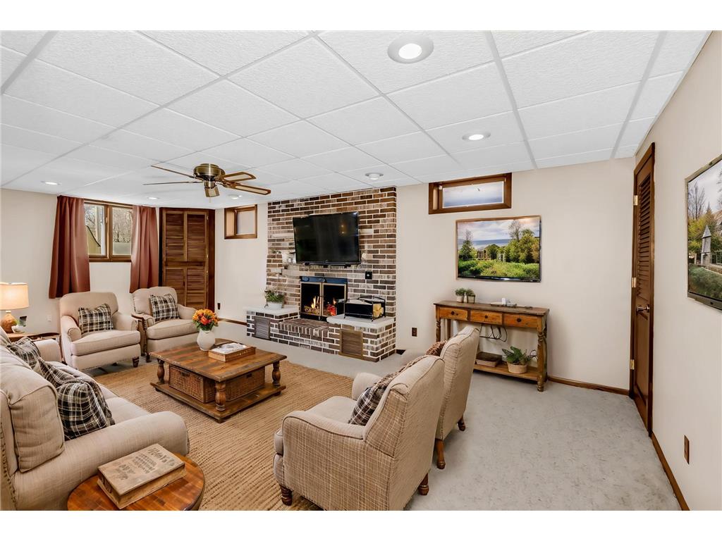 2705 Larch Lane N Plymouth MN 55441 7038363 image26
