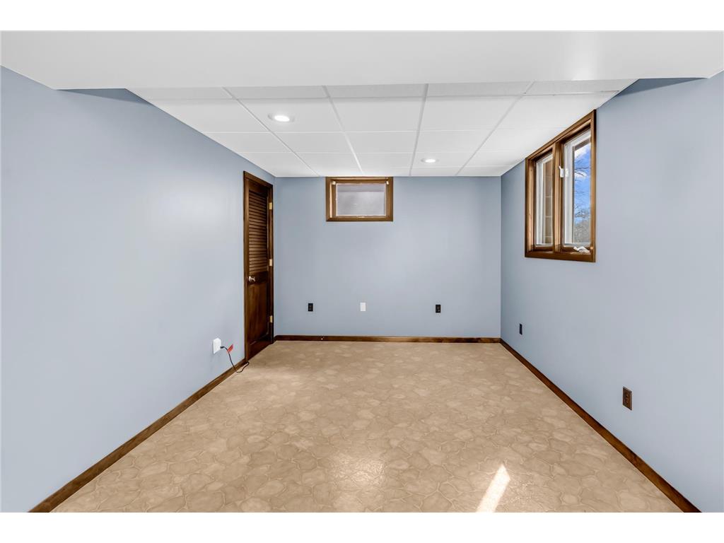 2705 Larch Lane N Plymouth MN 55441 7038363 image32