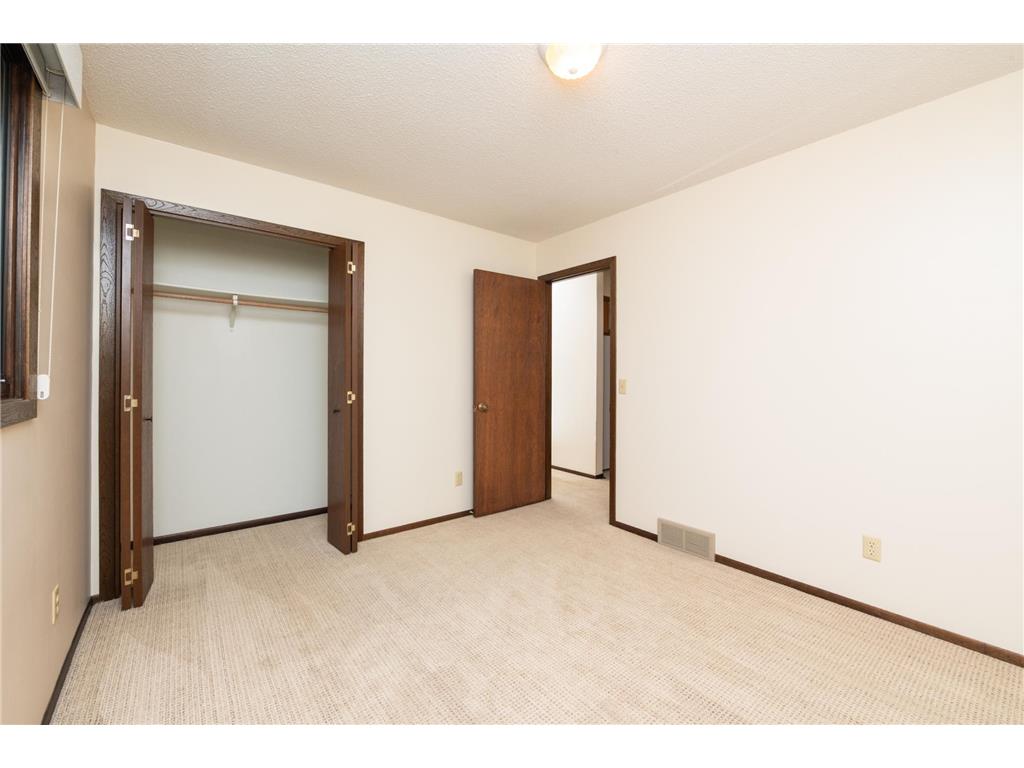 2705 Larch Lane N Plymouth MN 55441 7091079 image11