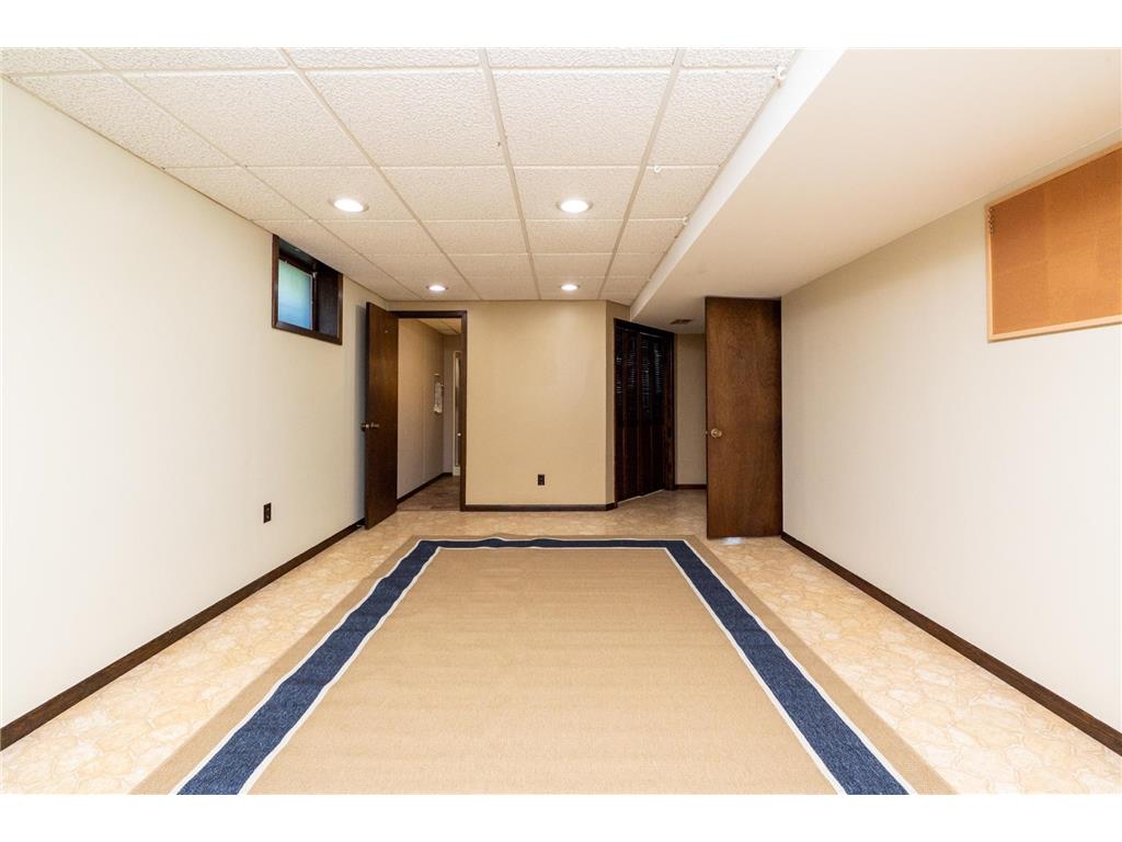 2705 Larch Lane N Plymouth MN 55441 7091079 image25