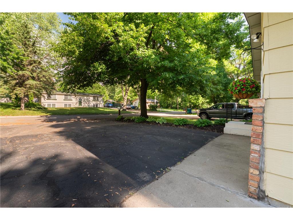 2705 Larch Lane N Plymouth MN 55441 7091079 image32