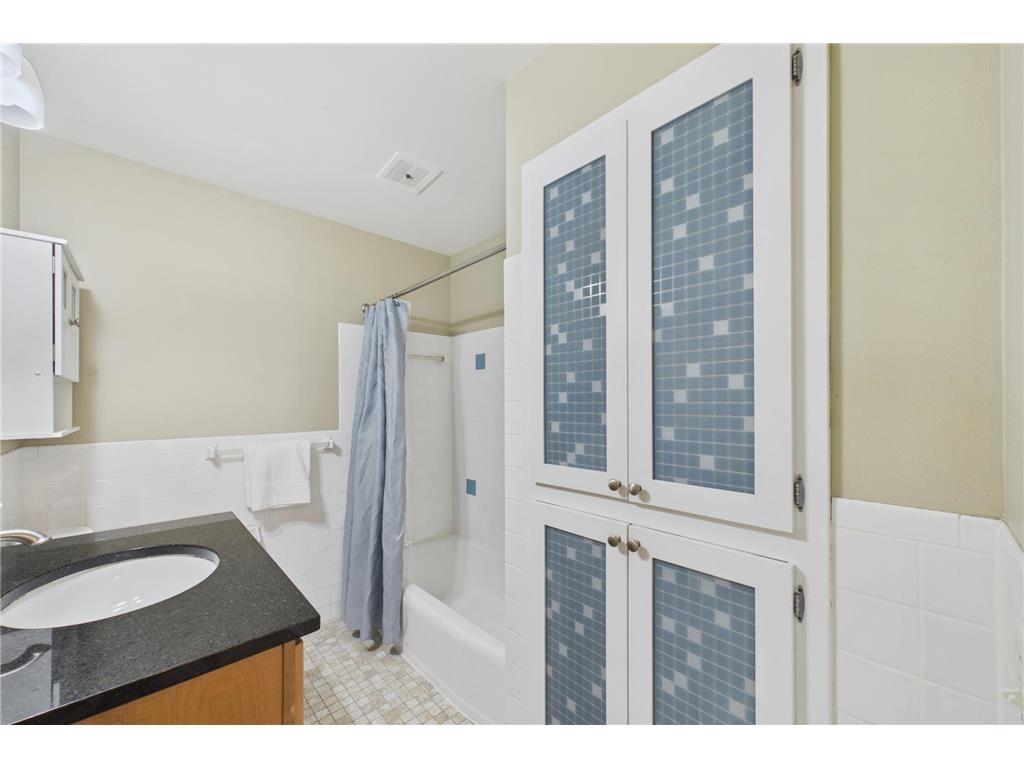 2706 Humboldt Avenue S #203 Minneapolis MN 55408 7074863 image16