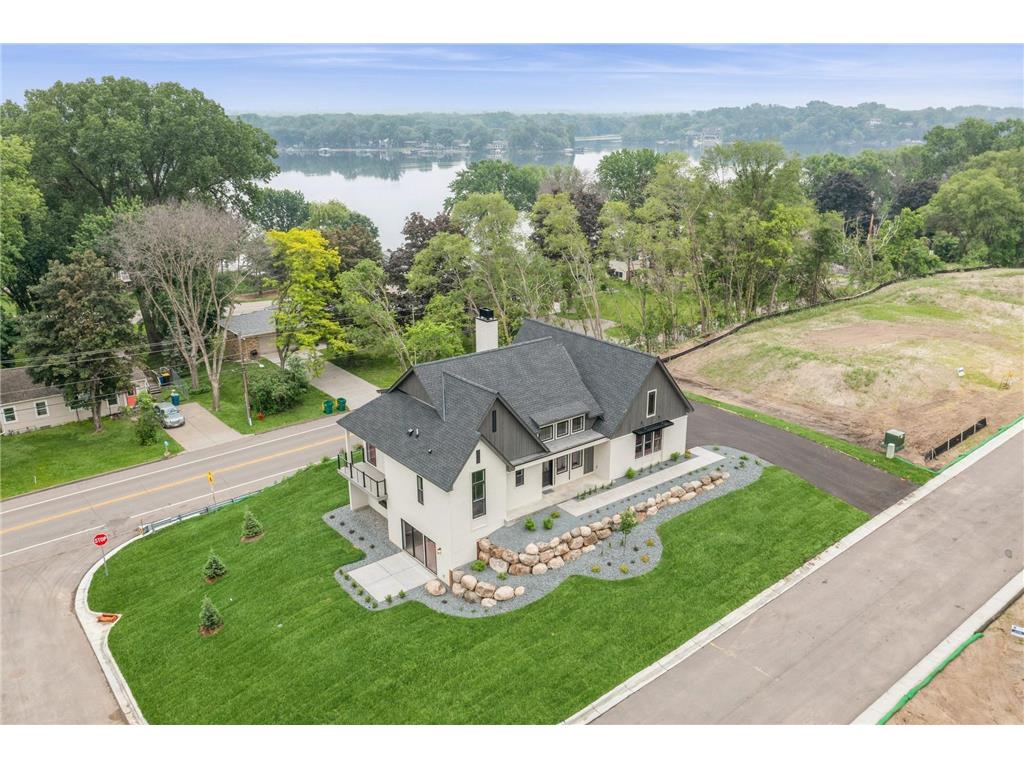 2706 Lakeview Court Little Canada MN 55117 - Gervais 7005470 image1