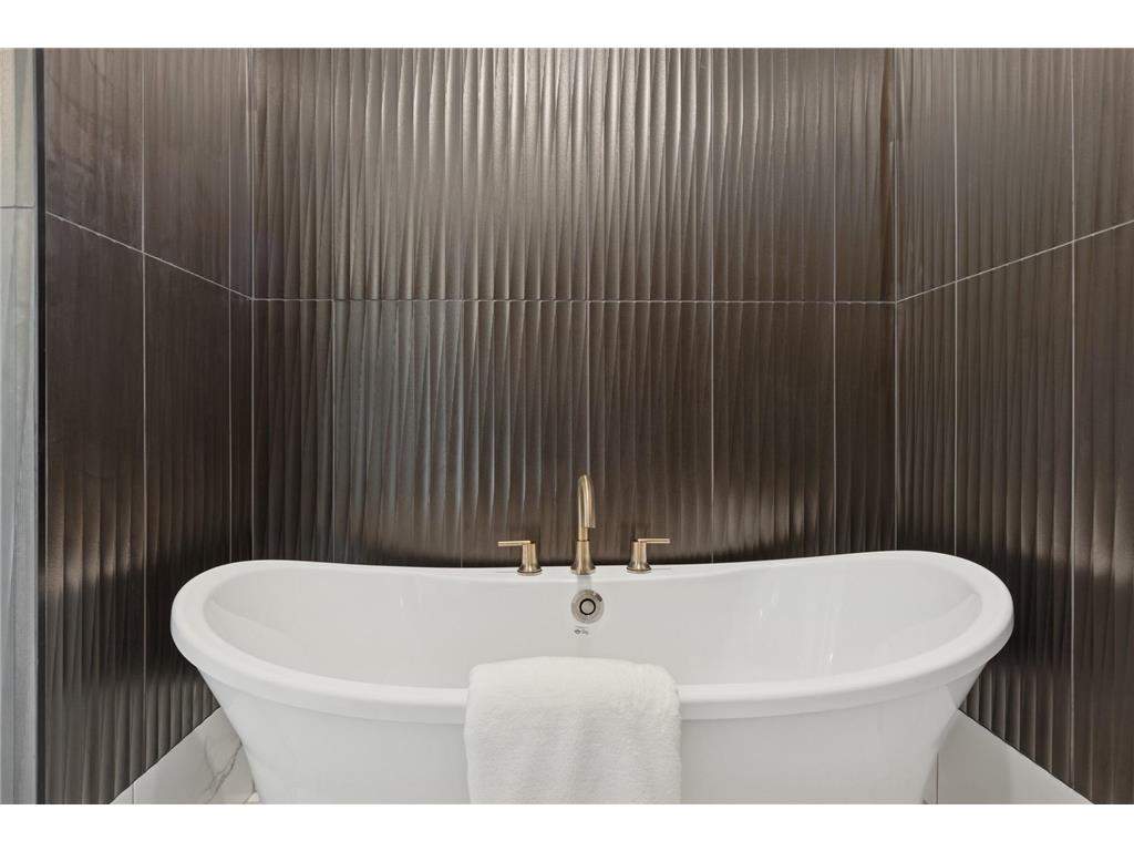 2706 Lakeview Court Little Canada MN 55117 - Gervais 7005470 image40