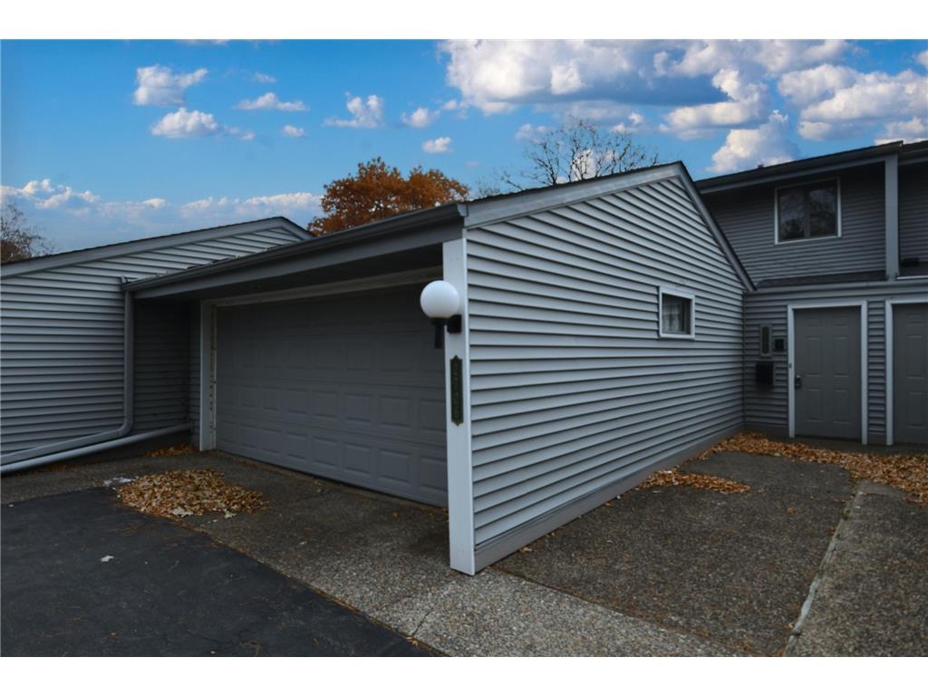 2706 Mackubin Street Roseville MN 55113 6302877 image1