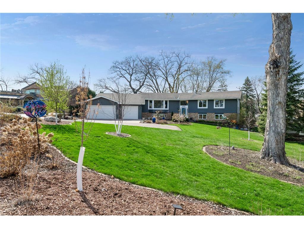 2707 Walters Port Lane Orono MN 55331 - Lake Minnetonka 7054402 image1
