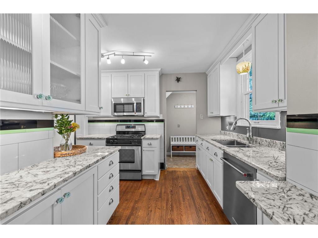 2708 Victory Memorial Drive Minneapolis MN 55412 7080072 image10