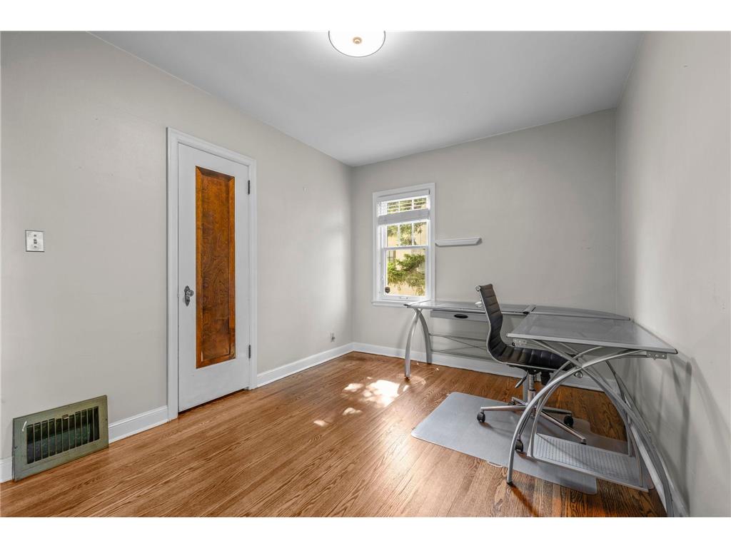 2708 Victory Memorial Drive Minneapolis MN 55412 7080072 image21