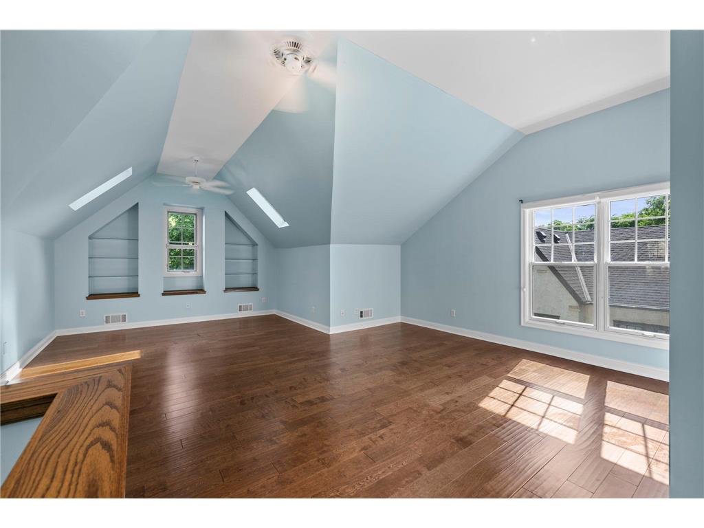 2708 Victory Memorial Drive Minneapolis MN 55412 7080072 image24