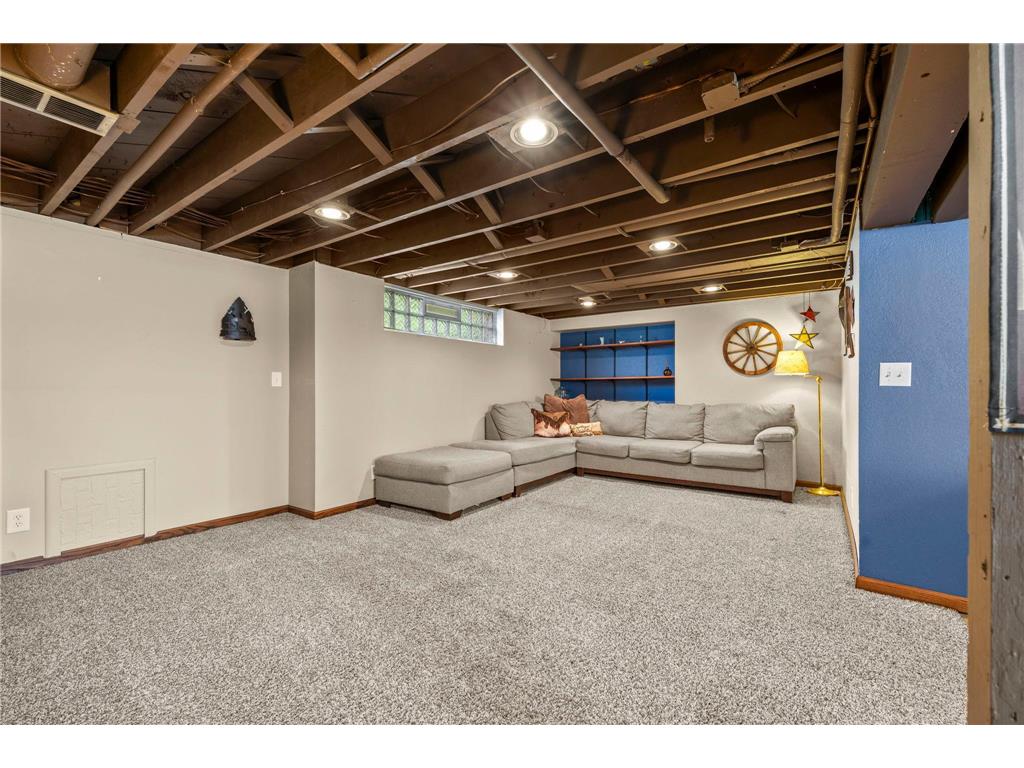 2708 Victory Memorial Drive Minneapolis MN 55412 7080072 image39