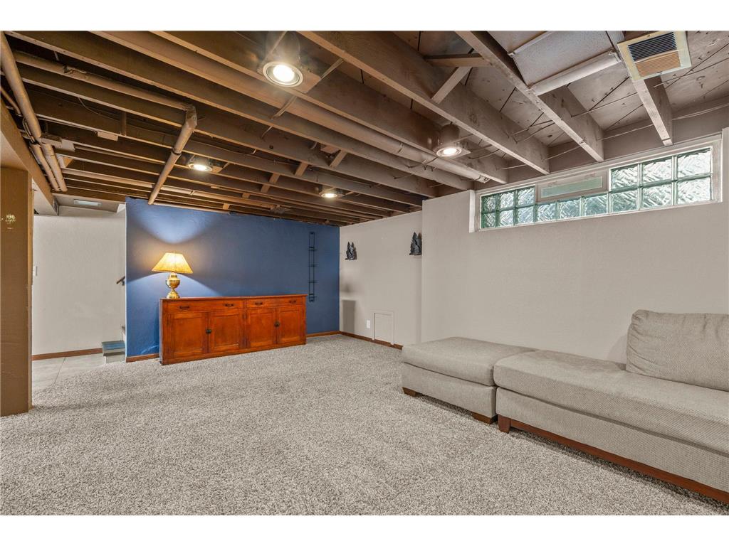 2708 Victory Memorial Drive Minneapolis MN 55412 7080072 image41