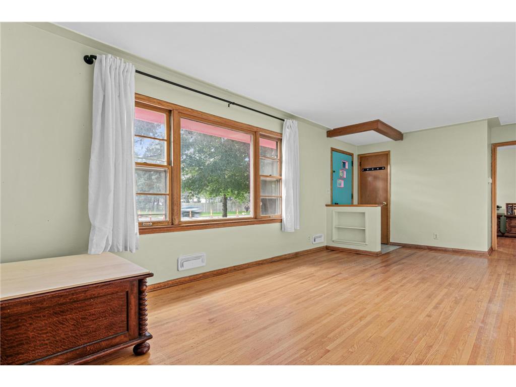 2708 Williams Drive Burnsville MN 55337 7019000 image1
