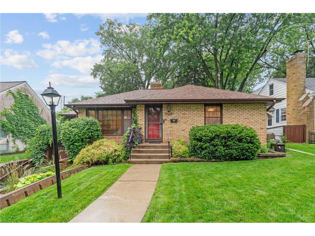2709 Ewing Avenue N Robbinsdale MN 55422 6737290 image1