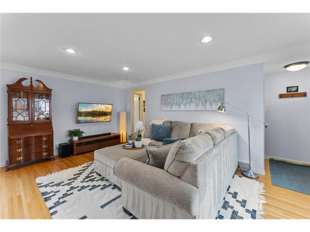 2709 W 60th Street Minneapolis MN 55410 7074298 image4