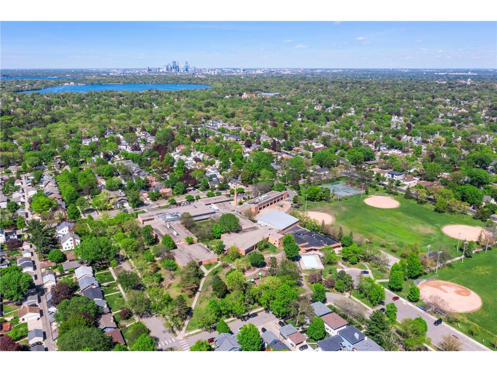 2709 W 60th Street Minneapolis MN 55410 7074298 image49