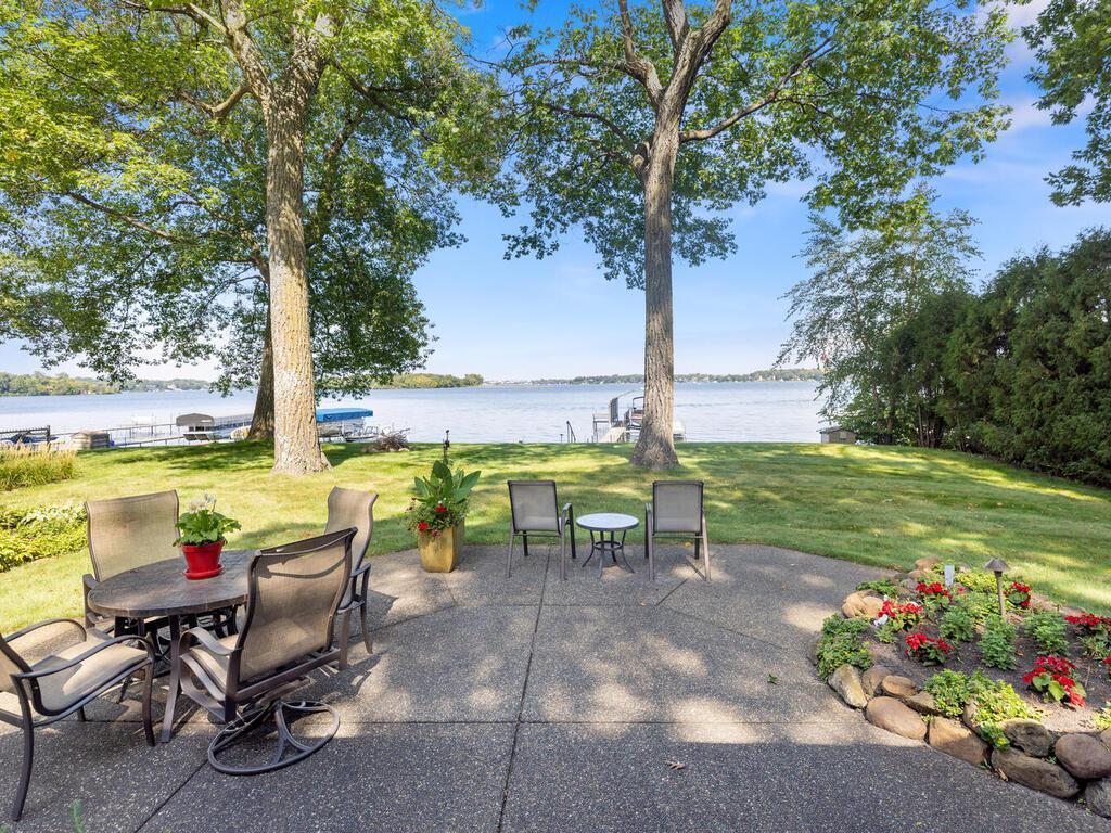 27090 Edgewood Road Excelsior MN 55331 - Lake Minnetonka 6781622 image1