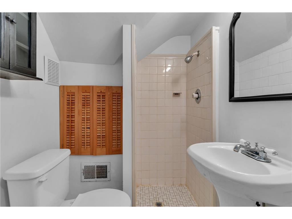271 Lake Avenue N Spicer MN 56288 - Green 7081012 image33
