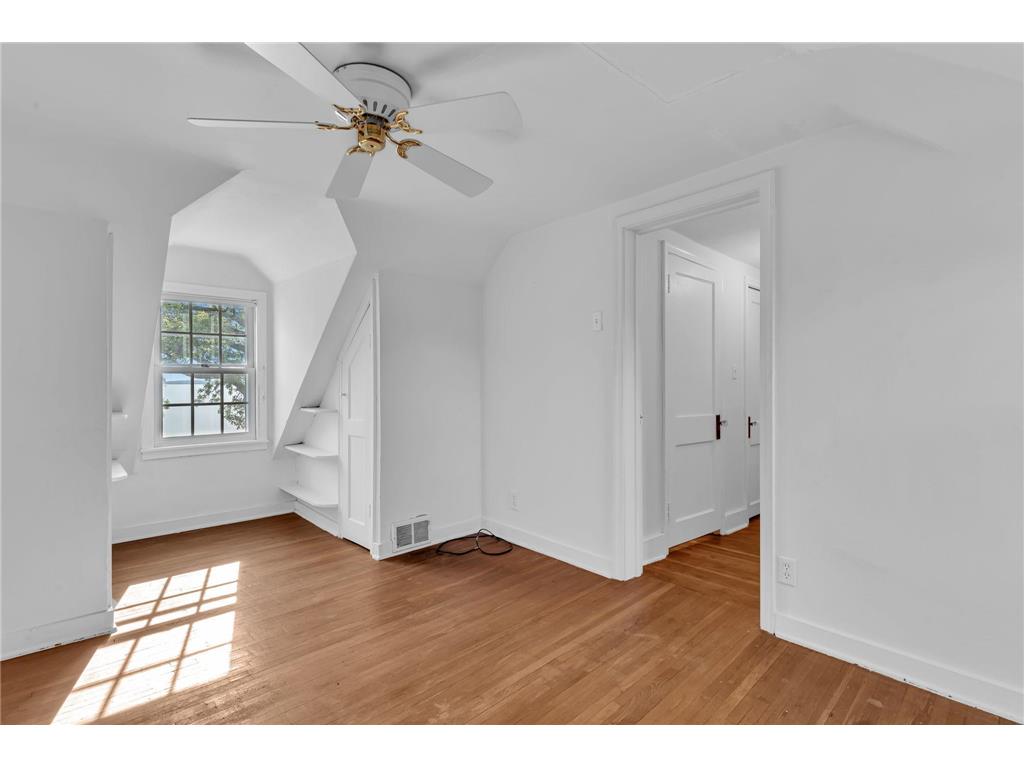 271 Lake Avenue N Spicer MN 56288 - Green 7081012 image34