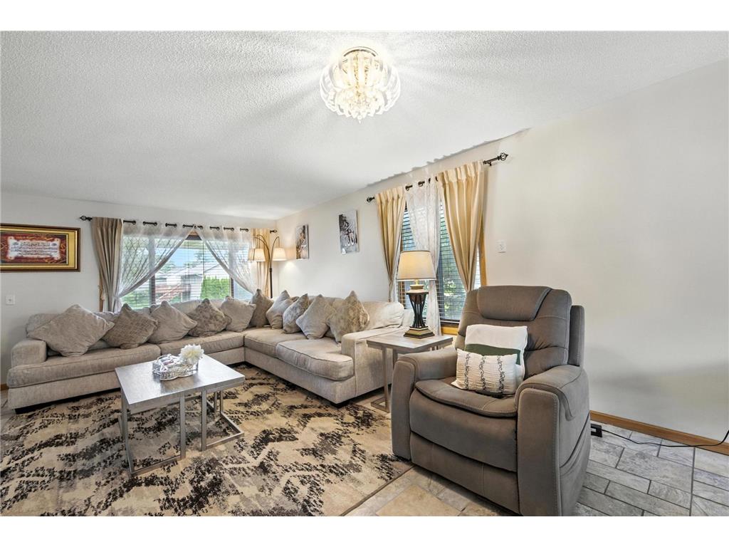 2710 91st Avenue NE Blaine MN 55449 7074629 image1