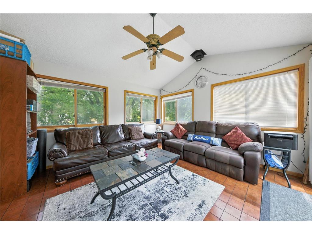 2710 91st Avenue NE Blaine MN 55449 7074629 image3