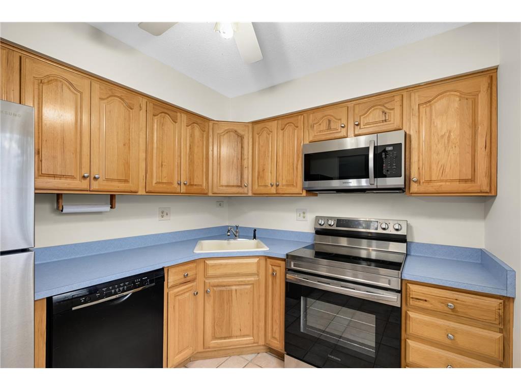 2710 Dale Street N #B-116 Roseville MN 55113 7043519 image12
