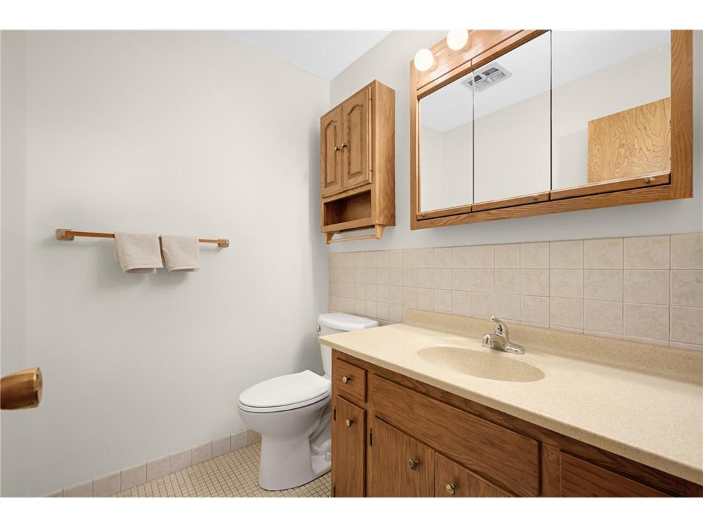 2710 Dale Street N #B-116 Roseville MN 55113 7043519 image16