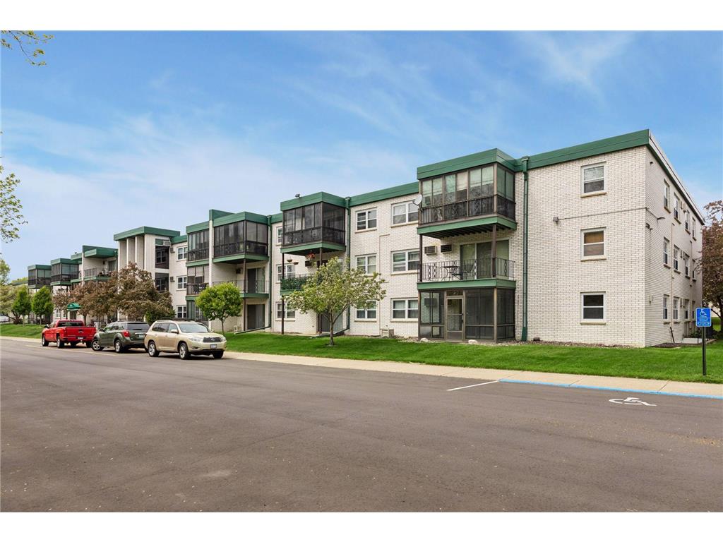 2710 Dale Street N #B107 Roseville MN 55113 7070402 image31