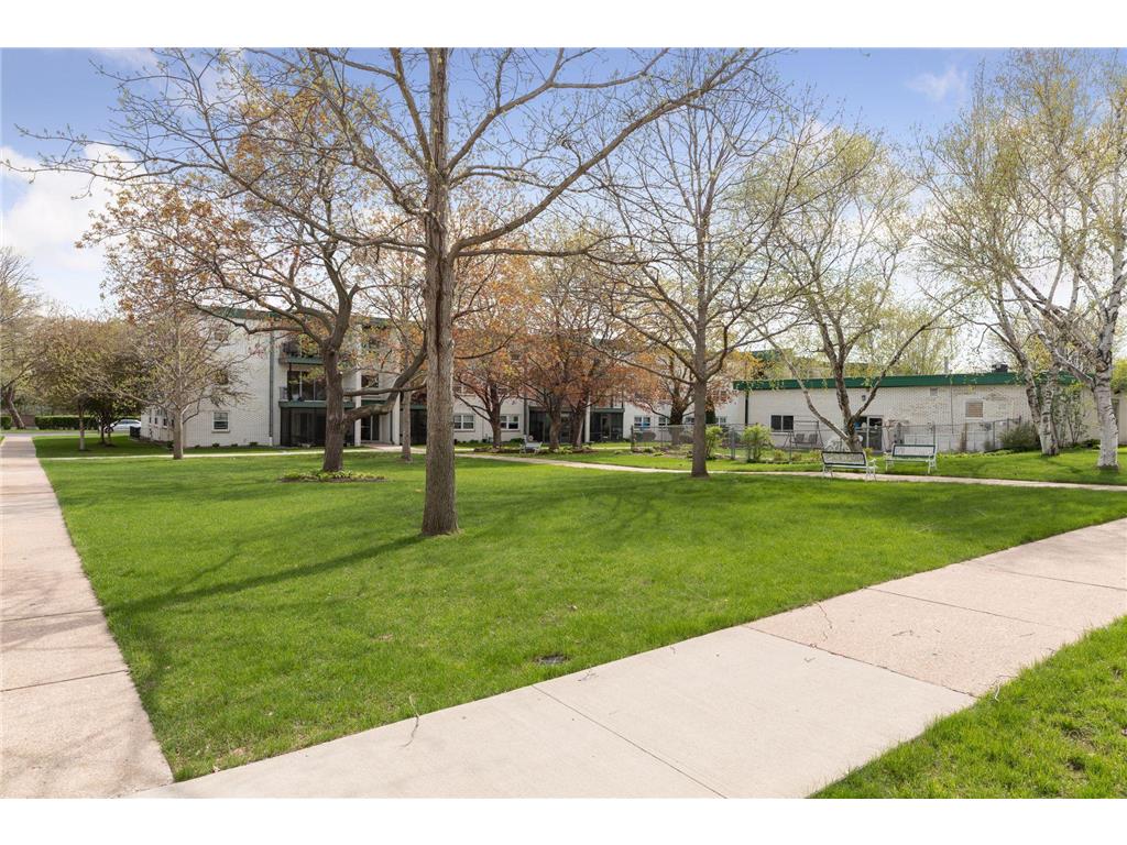 2710 Dale Street N #B107 Roseville MN 55113 7070402 image38