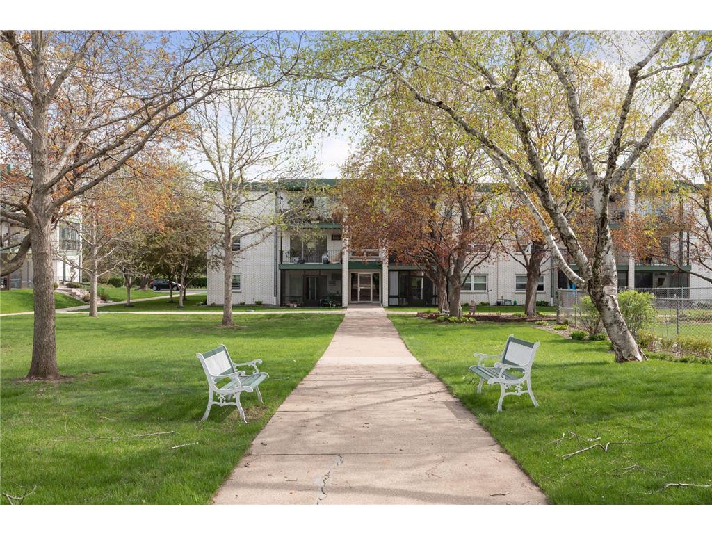 2710 Dale Street N #B107 Roseville MN 55113 7070402 image39
