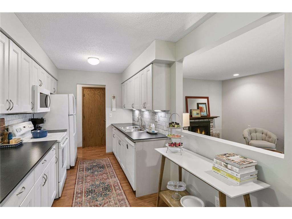 2710 Dale Street N #B107 Roseville MN 55113 7070402 image4