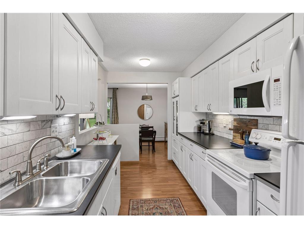 2710 Dale Street N #B107 Roseville MN 55113 7070402 image5