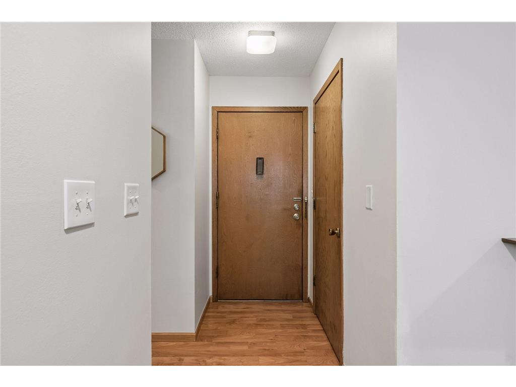 2710 Dale Street N #B107 Roseville MN 55113 7070402 image7