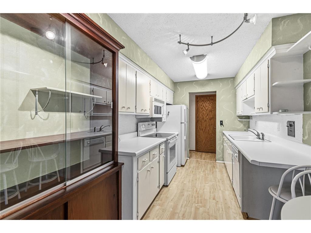 2710 Dale Street N #B307 Roseville MN 55113 7003150 image12