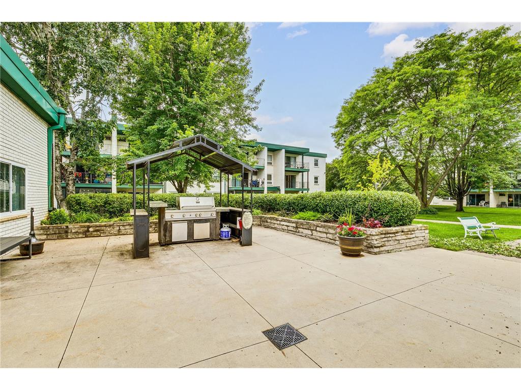 2710 Dale Street N #B307 Roseville MN 55113 7003150 image21