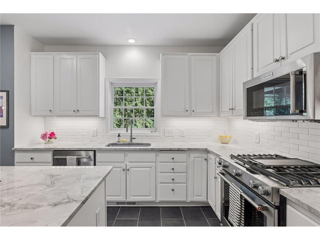 2710 Itasca Avenue S Saint Mary's Point MN 55043 - St Croix River 7098128 image3