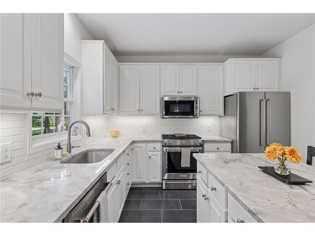 2710 Itasca Avenue S Saint Mary's Point MN 55043 - St Croix River 7098128 image8