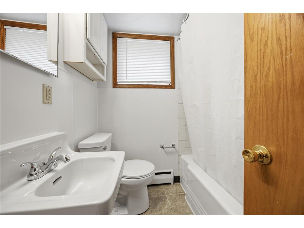 2710 N 8th Street N Fargo ND 58102 7092993 image7