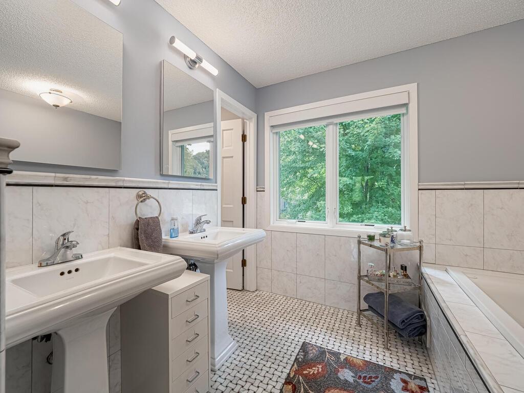 2711 Bent Tree Circle Minnetonka MN 55305 6794172 image26