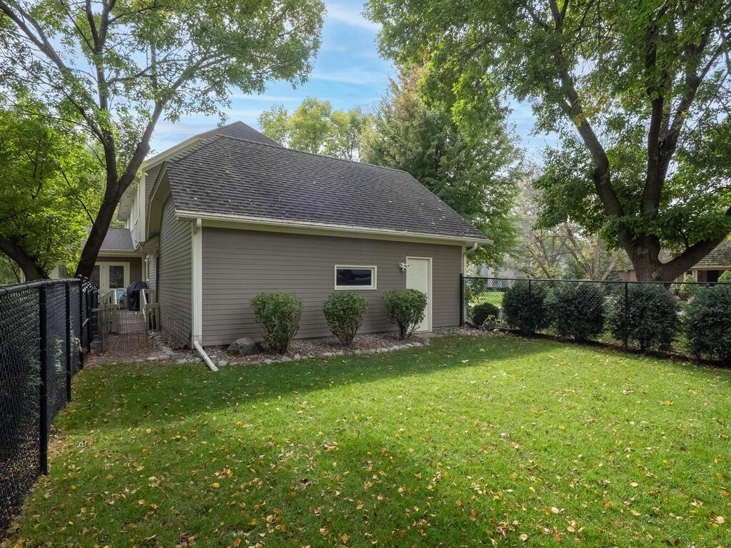 2711 Bent Tree Circle Minnetonka MN 55305 6794172 image8