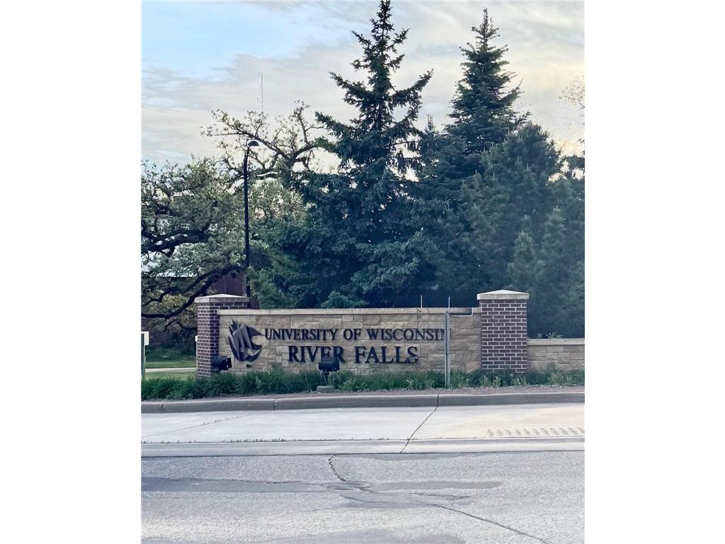 2711 Hilltop Lane River Falls WI 54022 7074514 image24