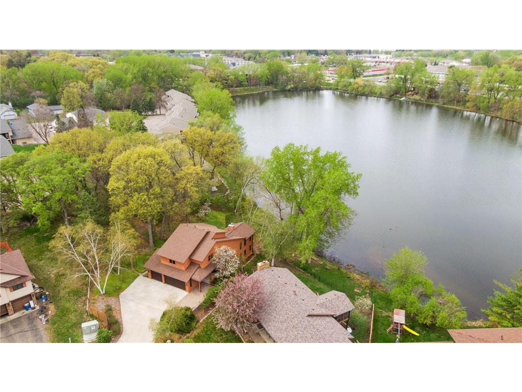 2711 Jessica Court Little Canada MN 55117 - Round Lake 6370463 image1