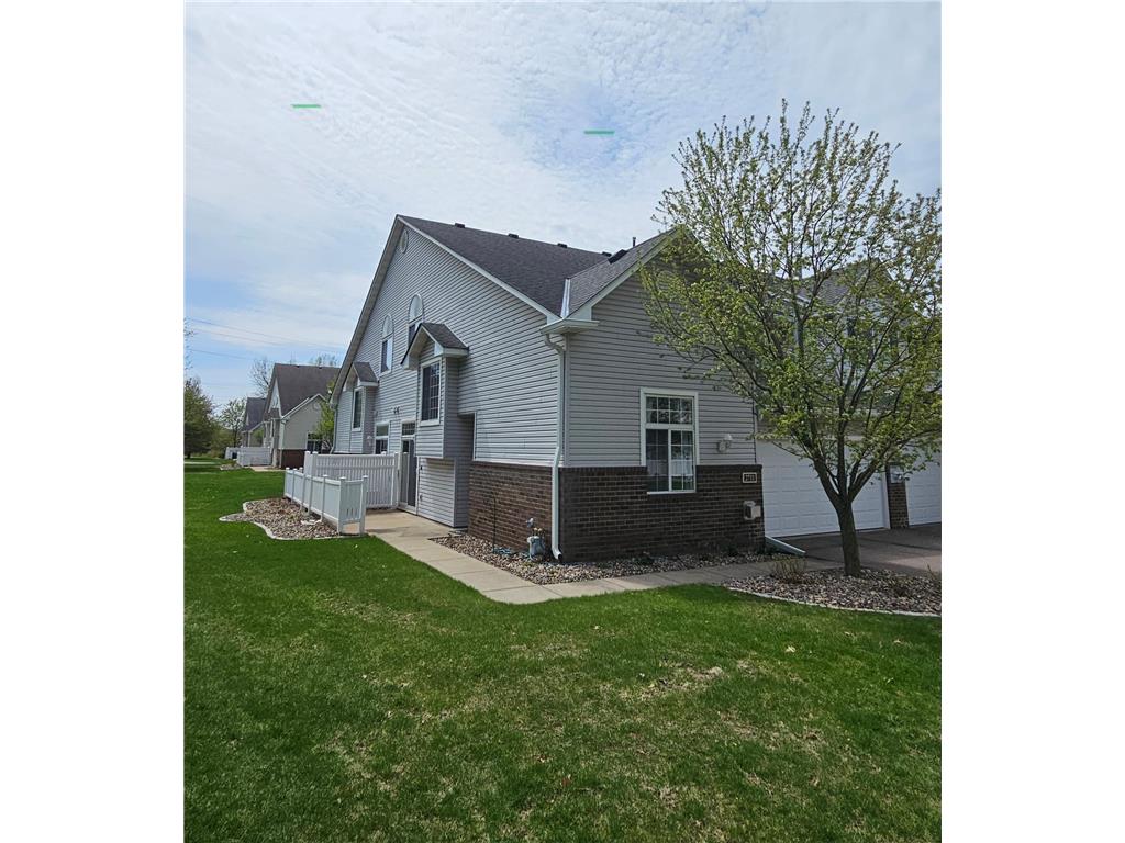 2711 Mallard Drive Woodbury MN 55125 7037422 image1