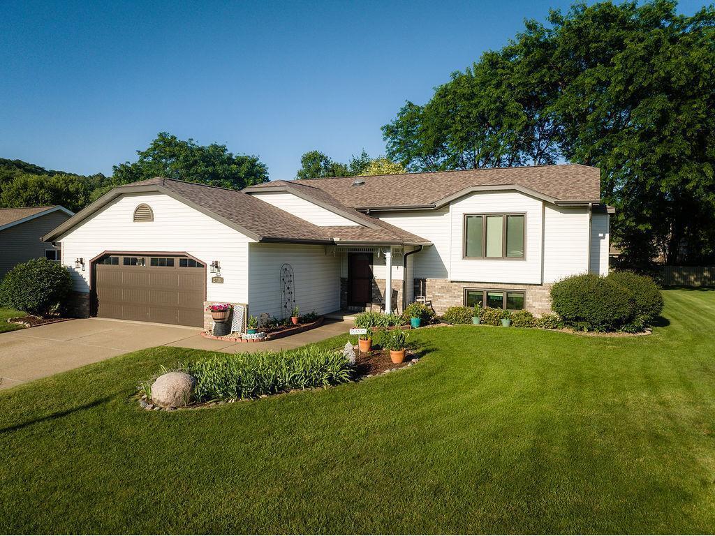 2711 S Cedar Avenue Holmen WI 54636 6750198 image1