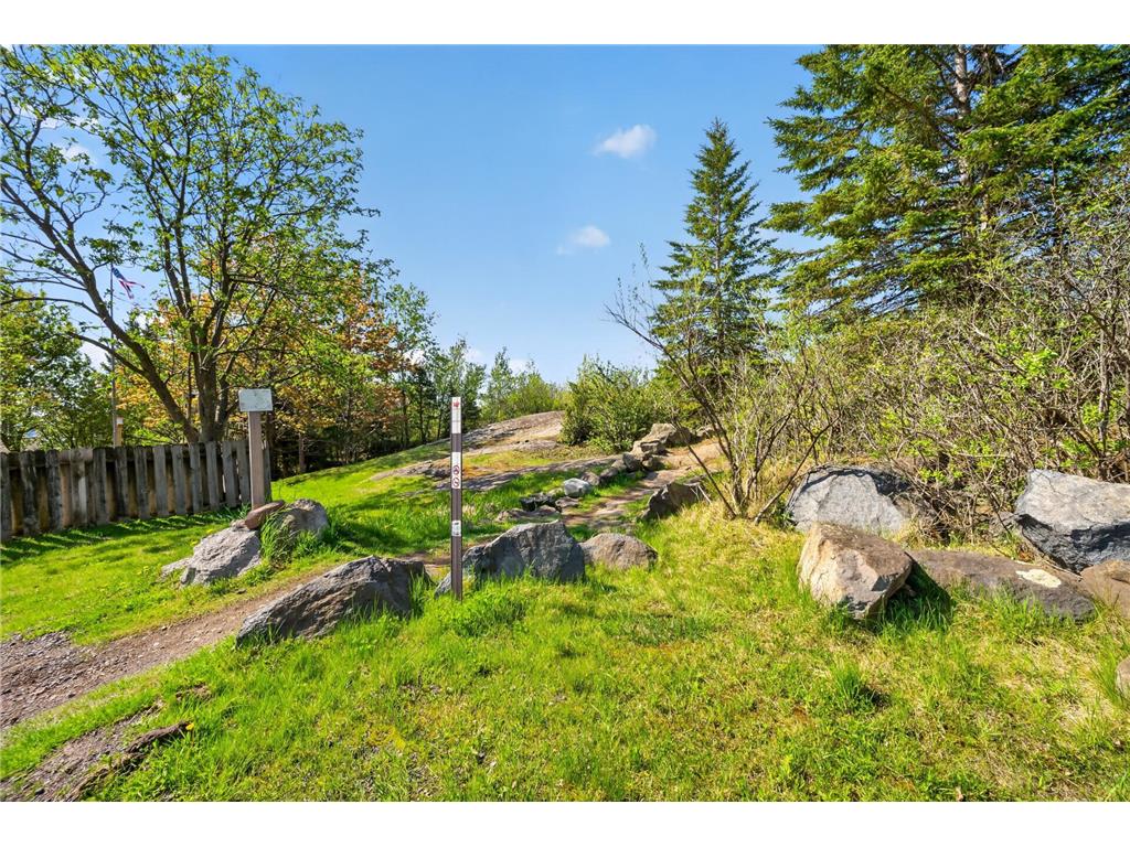 2711 W 9th Street Duluth MN 55806 7080559 image26