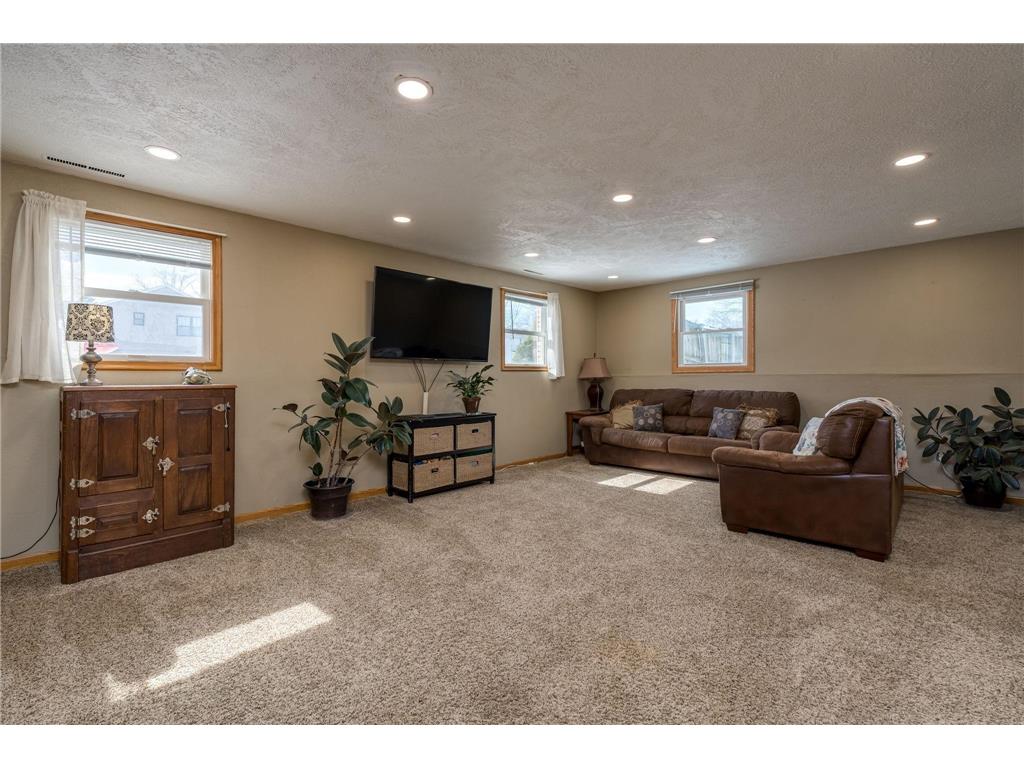 2712 E Main Street Mankato MN 56001 7039417 image18