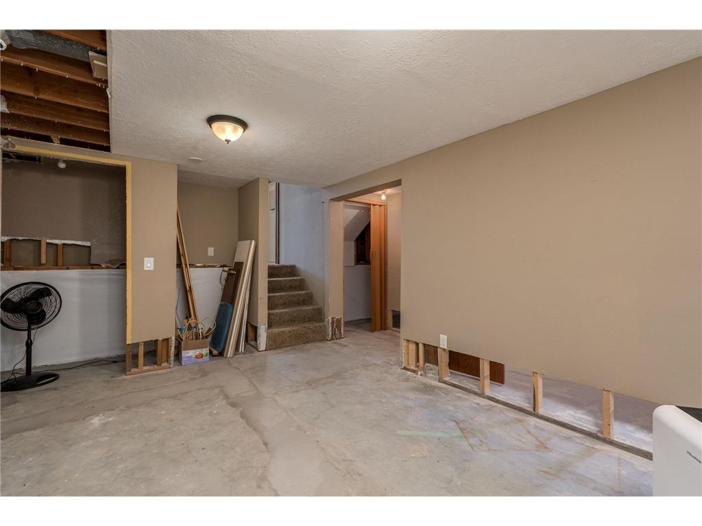 2712 E Main Street Mankato MN 56001 7039417 image24