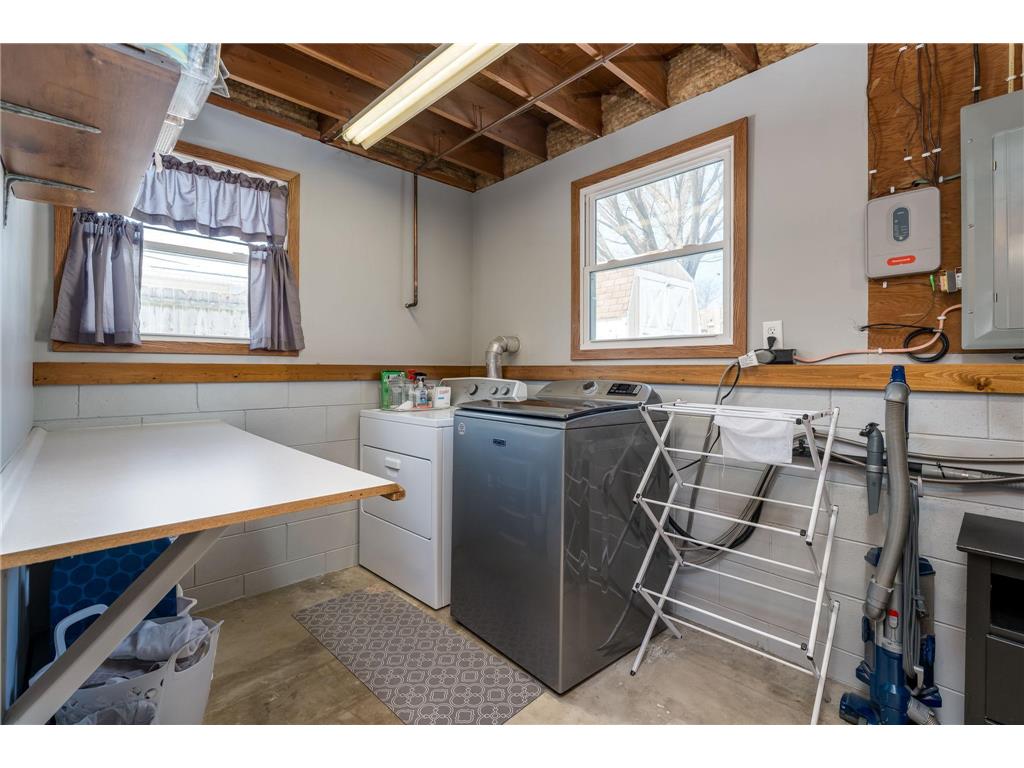 2712 E Main Street Mankato MN 56001 7039417 image27