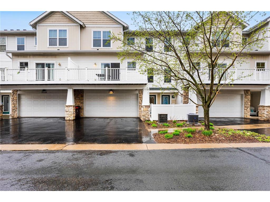 2712 New Century Place E Maplewood MN 55119 6710193 image1